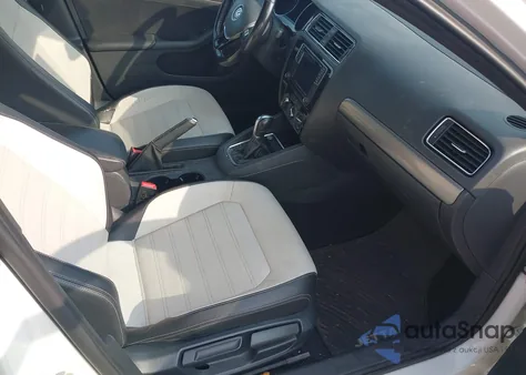 2016 Volkswagen Jetta 1.8T Sport из США, поврежденный, VIN 3VWD17AJ2GM268762